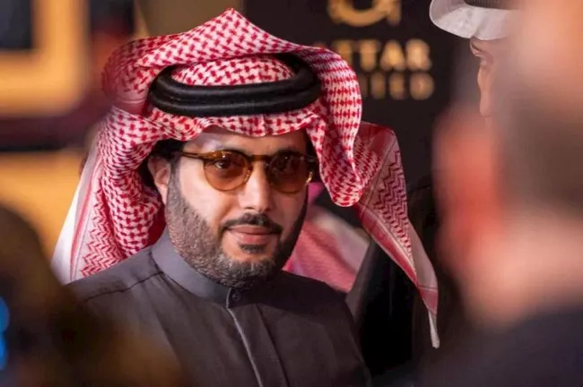 تركي آل الشيخ ينشر صورة لـ ولي العهد السعودي ويعلق: "ثار ولدك عندي"